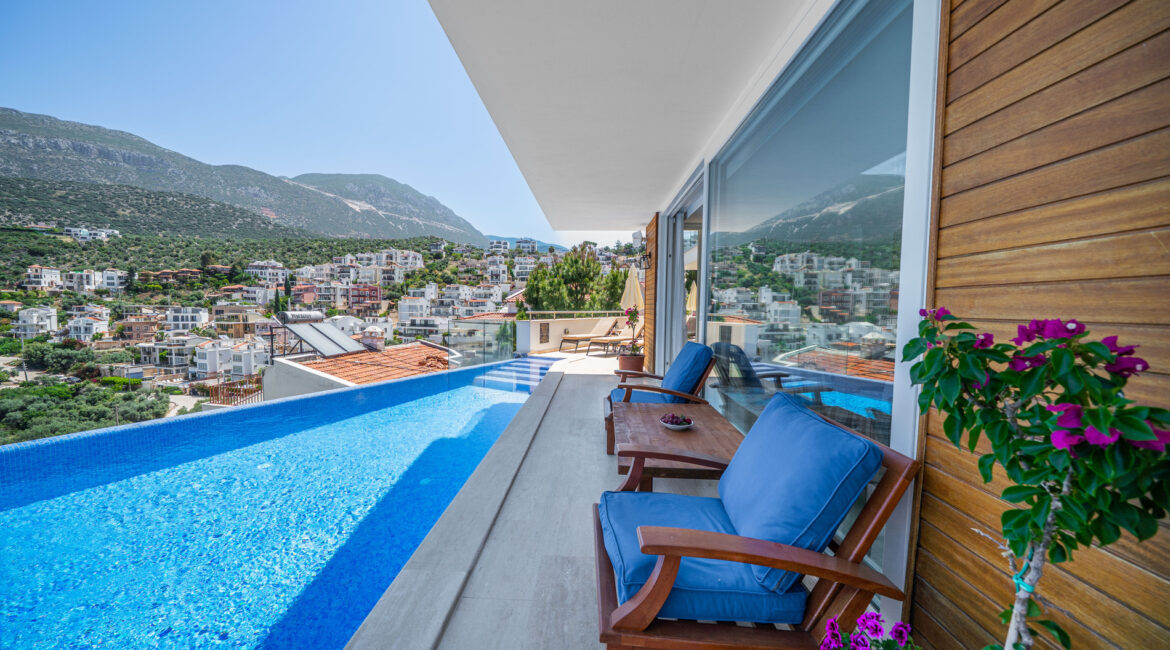 Infinity pool at Villa Cennet Koy Kisla with uninterrupted views over Kalkan harbour