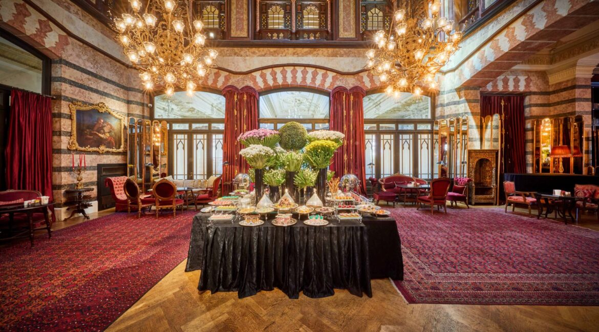 Traditional Team Time Pera Palace Hotel Istanbul