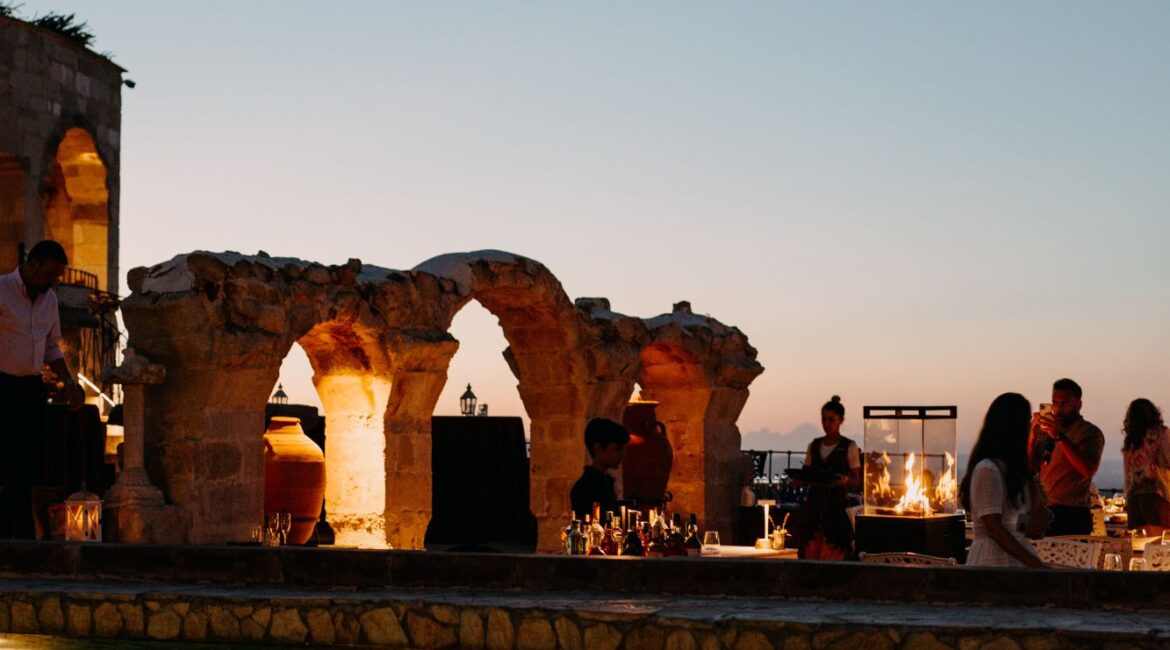 museum-hotel-cappadocia-pool-evening-atmosphere.jpg