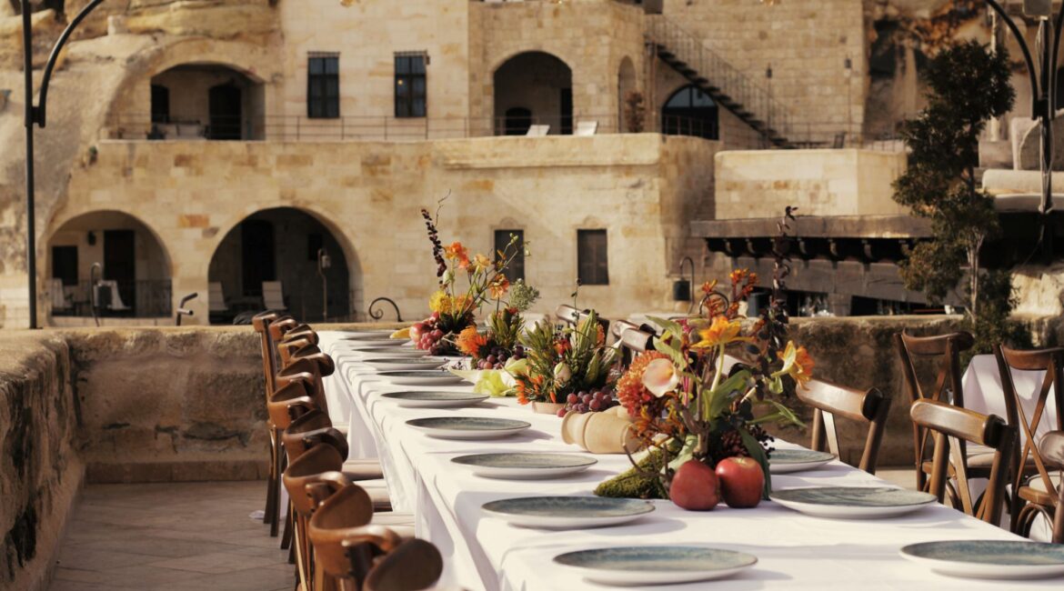 Outdoor terrace dining at Caverna Restaurant, Yunak Evleri Cappadocia