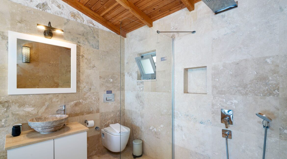 Modern en-suite bathroom at Villa Sedir Ev, Kalkan