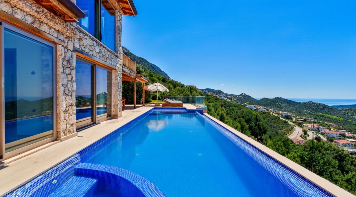 Infinity pool with panoramic sea views at Villa Sedir Ev, Kalkan