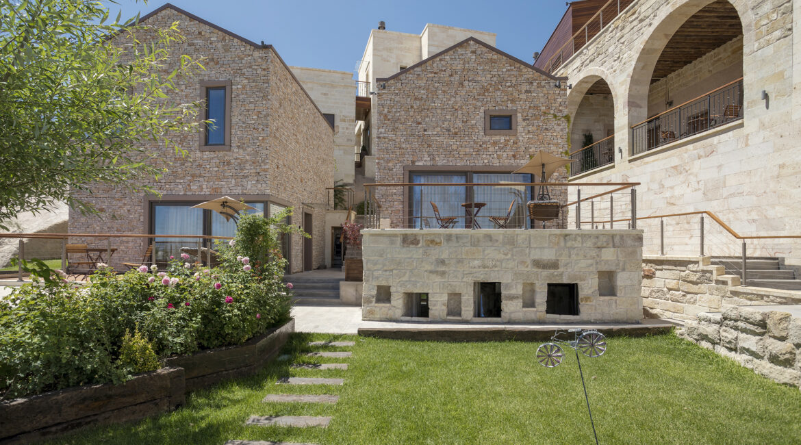 ariana-sustainable-luxury-lodge-ishtar-siduri-suites-garden-view-cappadocia.jpg