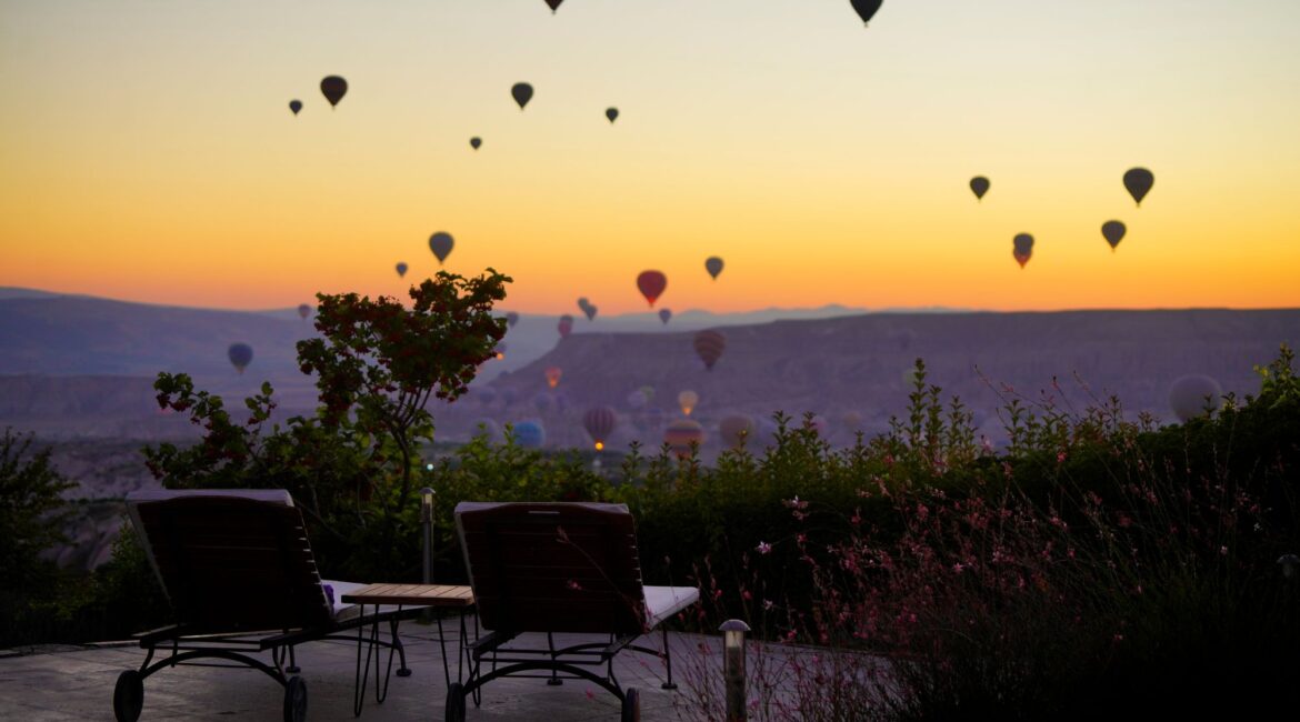 ariana-sustainable-luxury-lodge-sunrise-hot-air-balloons-cappadocia.jpg