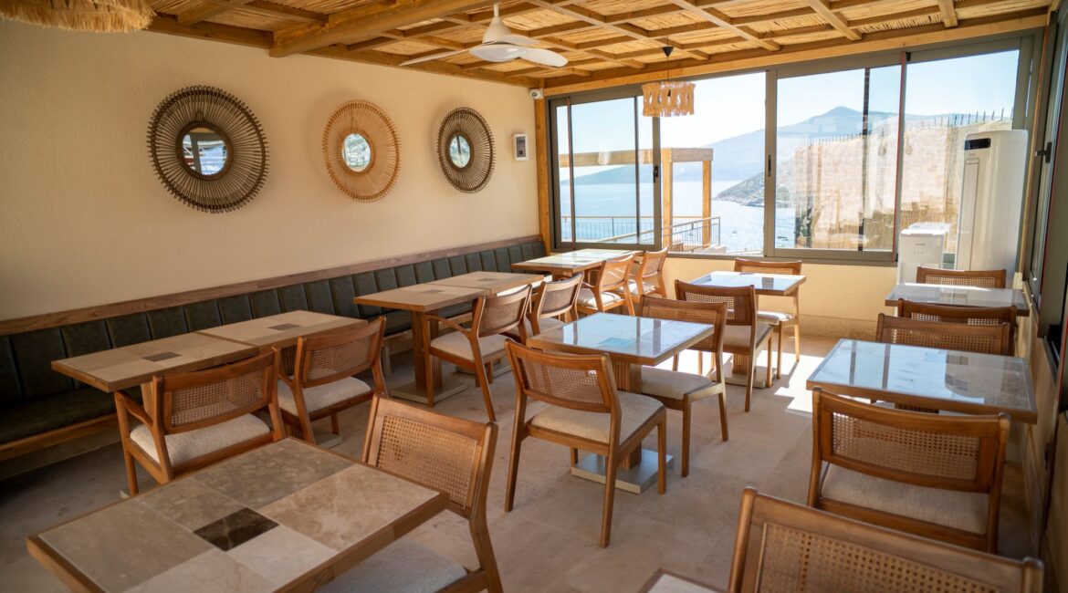 Breakfast restaurant at Casa Pery in Kalkan serving à la carte breakfast in a relaxed Mediterranean setting.