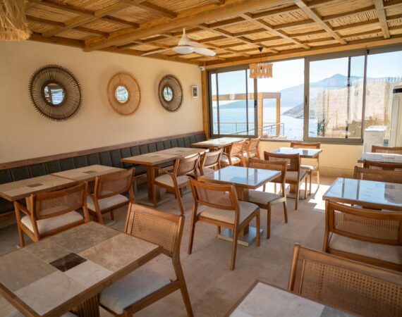 Breakfast restaurant at Casa Pery in Kalkan serving à la carte breakfast in a relaxed Mediterranean setting.